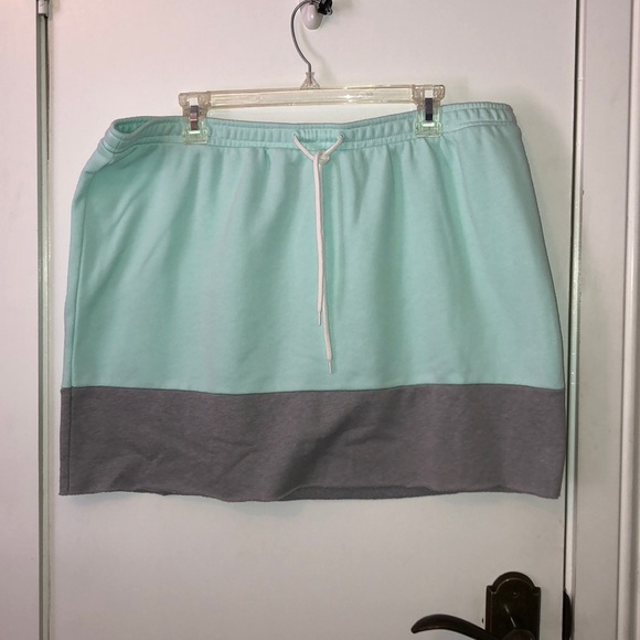 City Streets Dresses & Skirts - NWOT City Streets skirt size XL mint green/grey